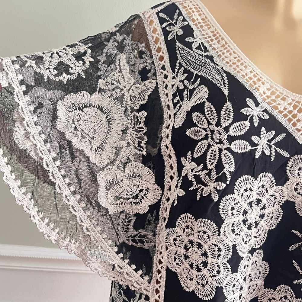 Romantic Black Lace Blouse Womens XL Boho Crochet Trim Black White Top